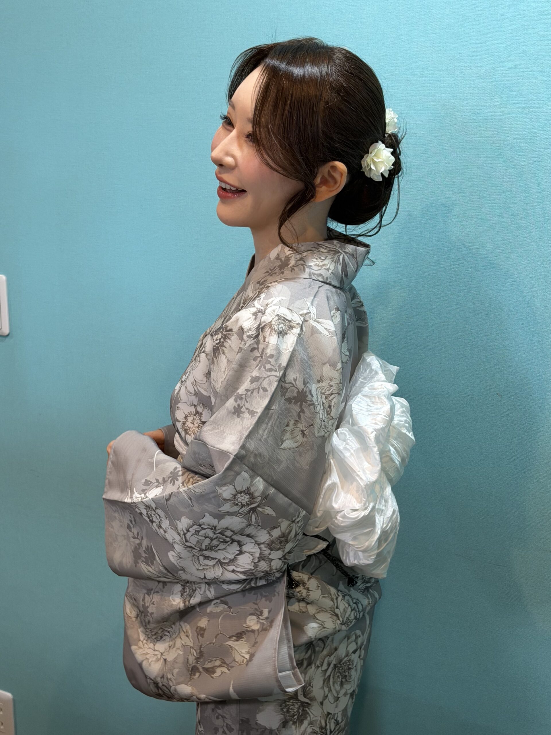大曲の花火・モデルさんみたいな浴衣の女性